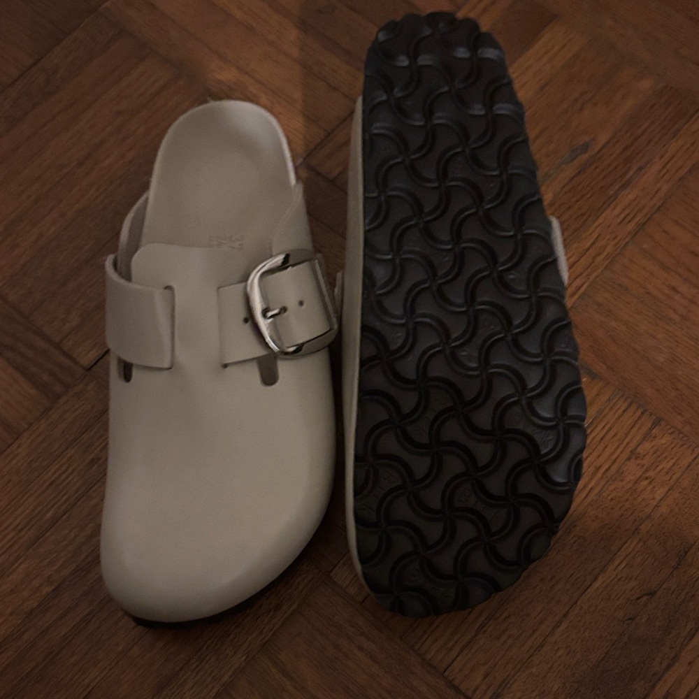 Birkenstock Boston Clog in Cream with Black Sole